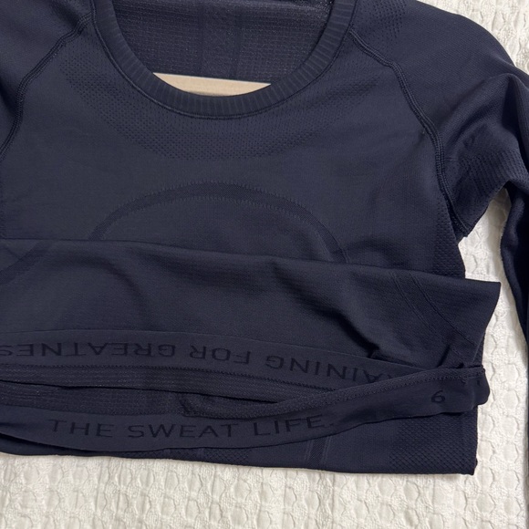 Lululemon Swiftly Tech Long Sleeve Crew Shirt in Navy - Picture 5 of 5